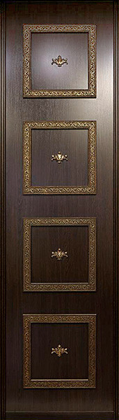 Дверь оттенка «Венге» с патинированными декоративными элементами и молдингом